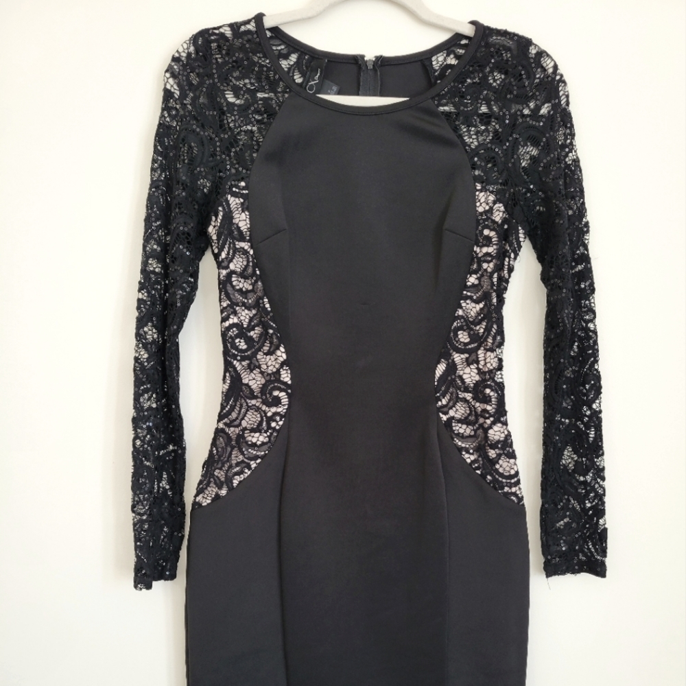 Black Lace Form Fitting Cocktail Dress